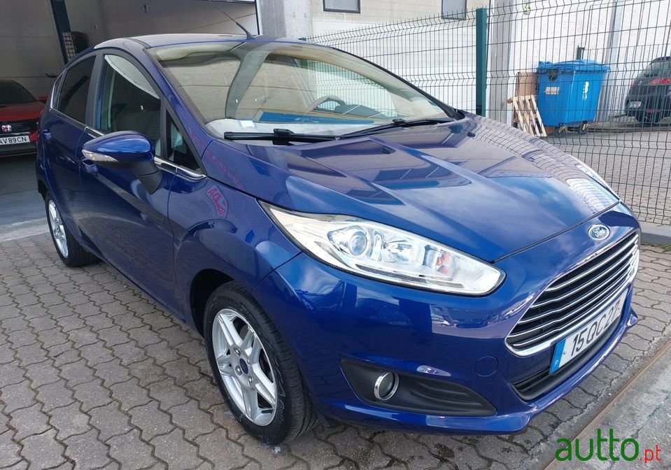 2015' Ford Fiesta photo #3
