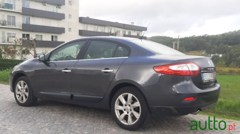 2013' Renault Megane Sport Tourer photo #1