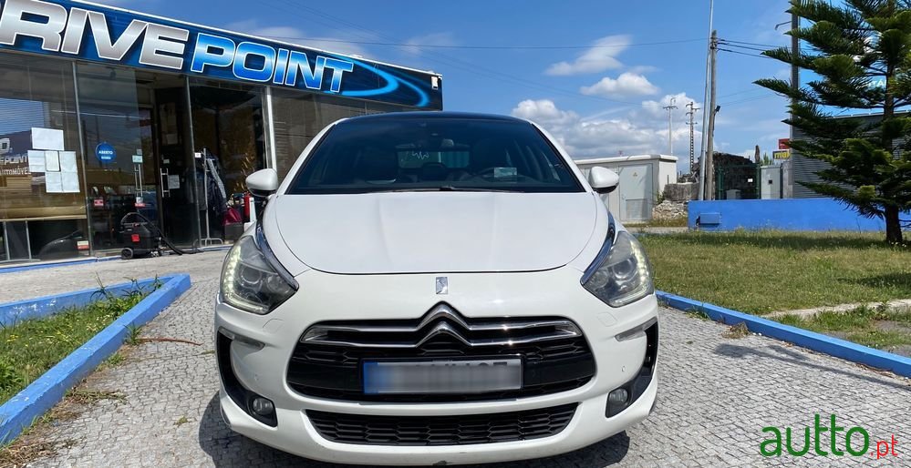 2013' Citroen DS5 photo #3