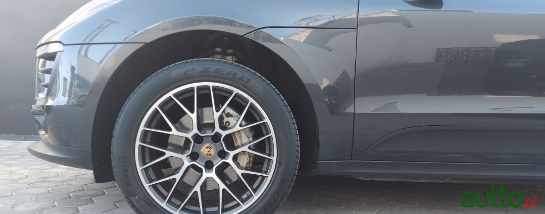 2018' Porsche Macan S photo #2