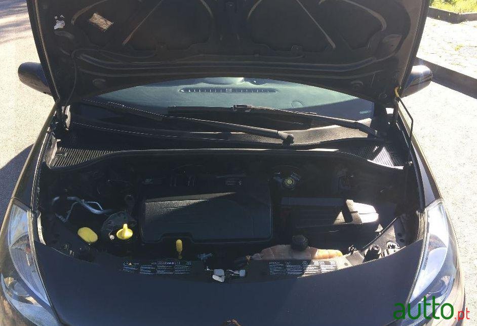 2006' Renault Clio photo #4