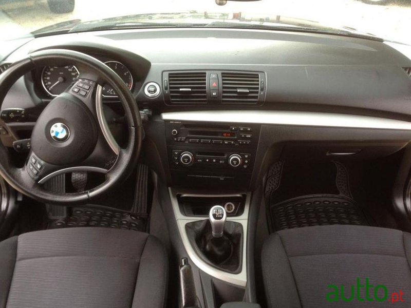 2009' BMW 118 d photo #2