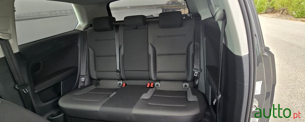 2018' Volkswagen Golf photo #4