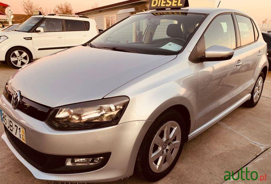 2010' Volkswagen Polo photo #4