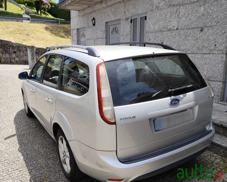 2008' Ford Focus Sw photo #2