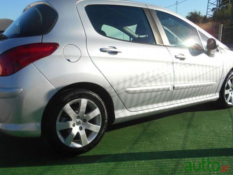 2008' Peugeot 308 1.6 Hdi Premium photo #1