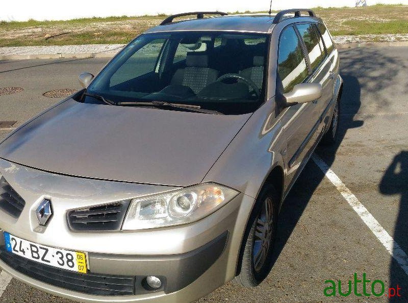 2006' Renault Megane Break photo #1