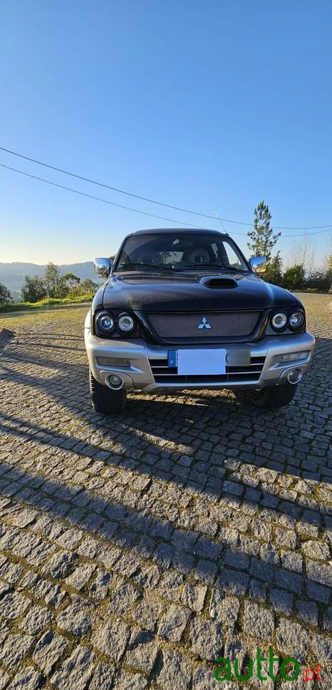 2004' Mitsubishi L200 photo #2