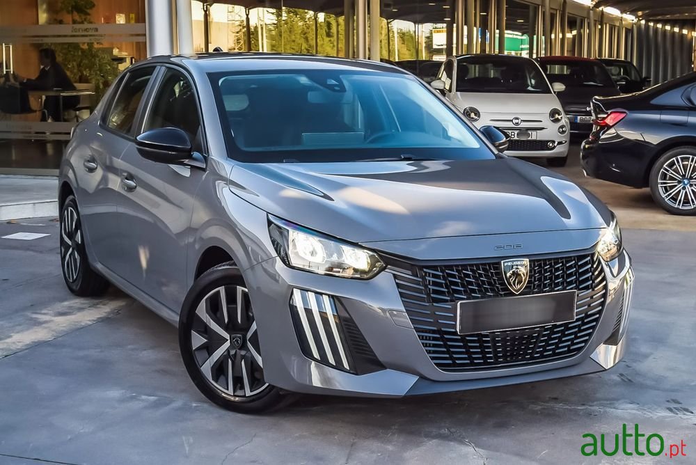 2024' Peugeot 208 photo #1