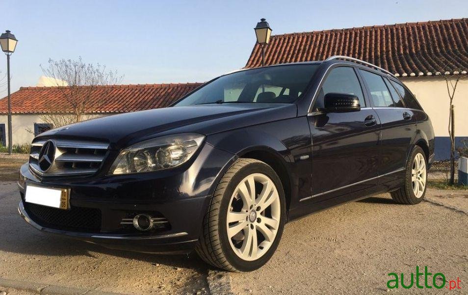 2010' Mercedes-Benz C-250 photo #3