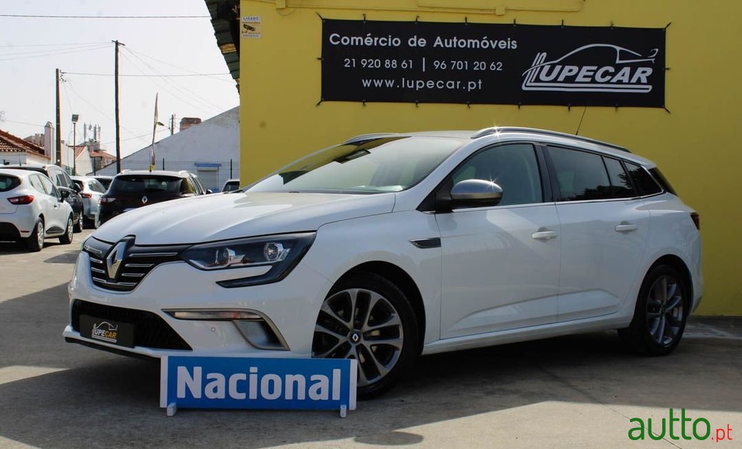 2017' Renault Megane Sport Tourer photo #1