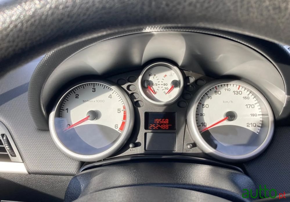 2009' Peugeot 207 photo #2