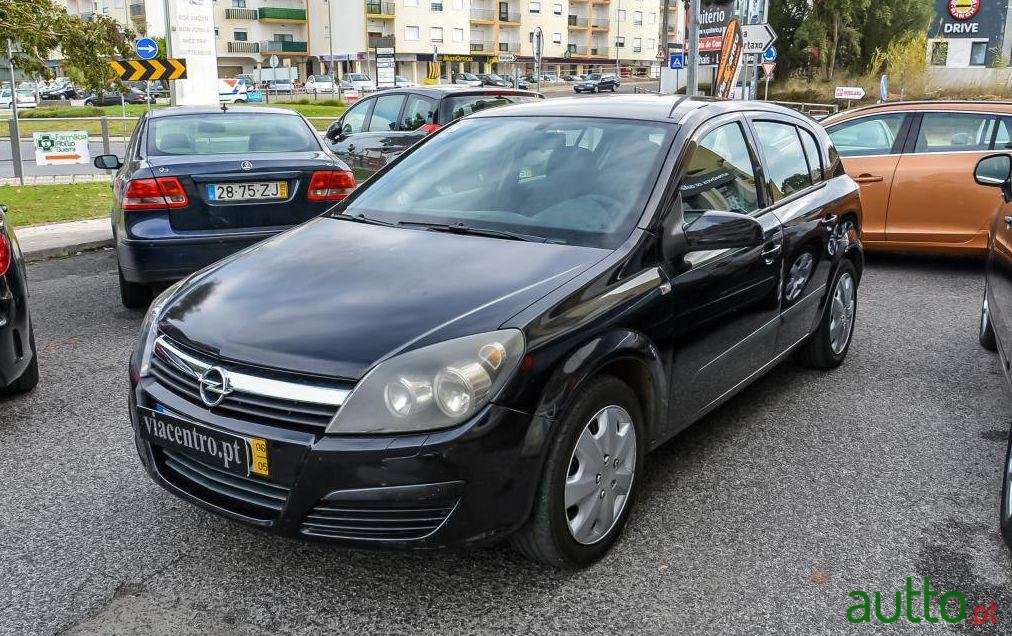 2006' Opel Astra 1.3 CDTi Enjoy photo #2