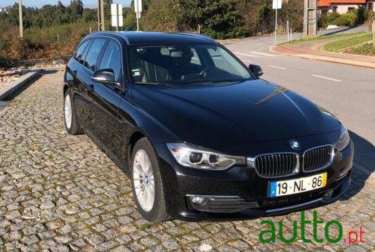 2012' BMW 320 Touring Luxury photo #2