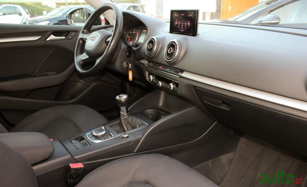 2013' Audi A3 Sportback photo #5