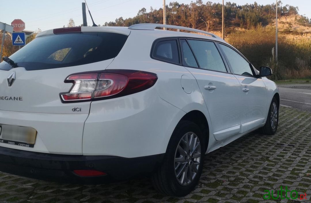 2015' Renault Megane Sport Tourer photo #5