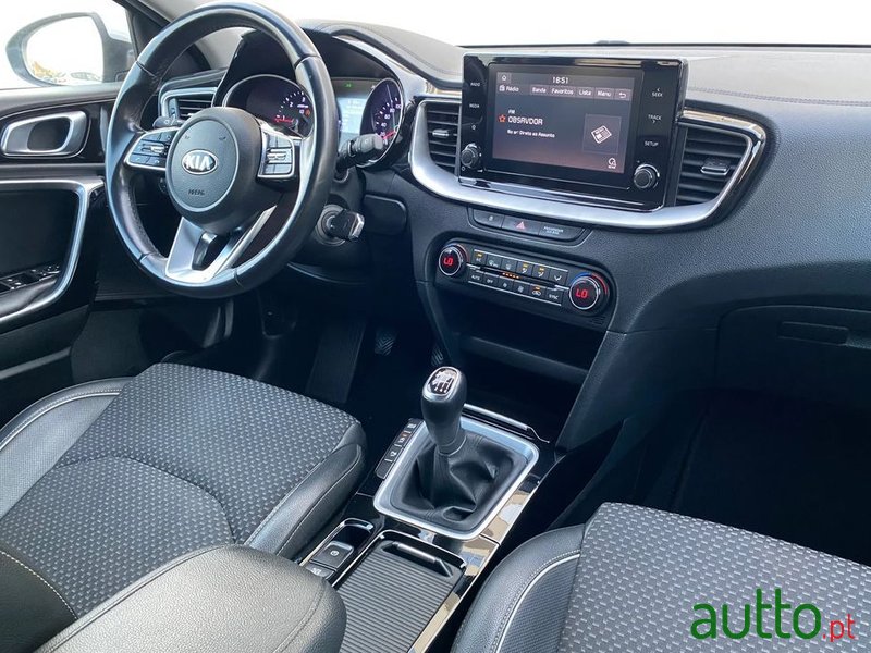 2021' Kia Ceed Sw photo #5