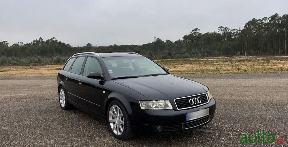 2003' Audi A4 Avant photo #1