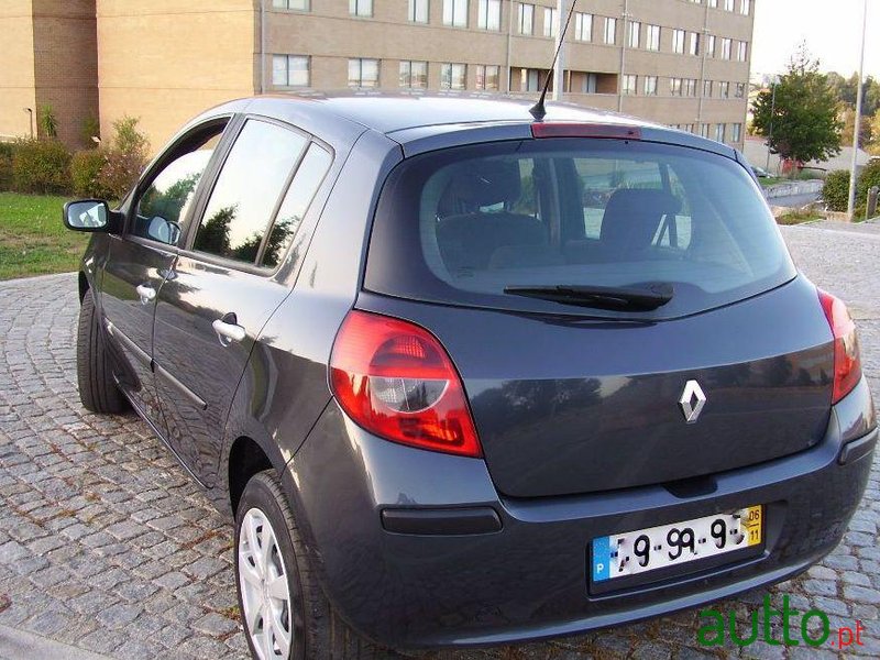 2006' Renault Clio photo #1