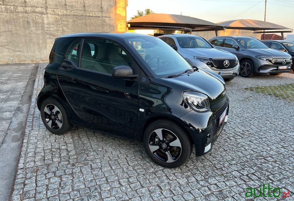 2021' Smart Fortwo Eq Passion photo #3
