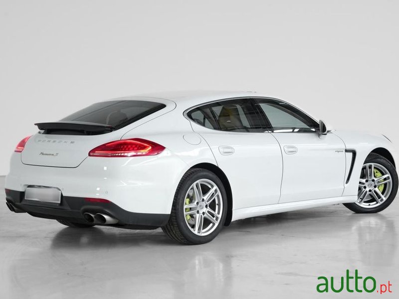 2014' Porsche Panamera S E-Hybrid photo #3