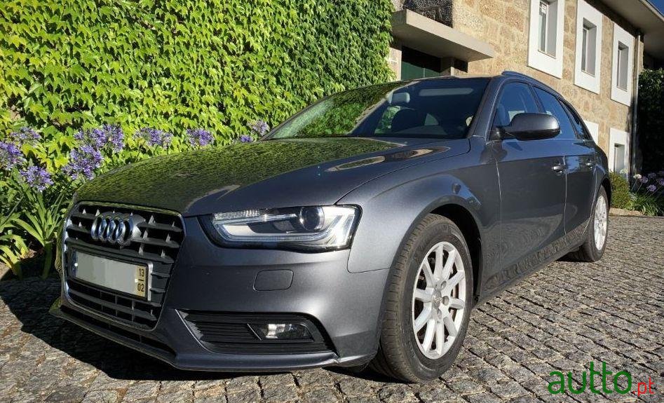 2013' Audi A4 Avant photo #2