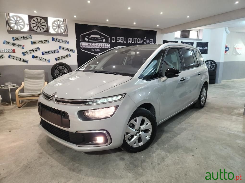2017' Citroen C4 Grand Picasso photo #1