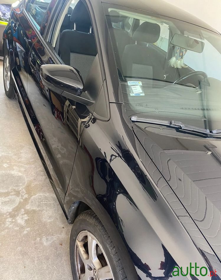 2015' Volkswagen Polo photo #5