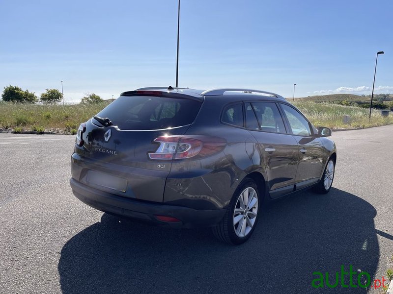 2010' Renault Mégane Sport Tourer photo #6