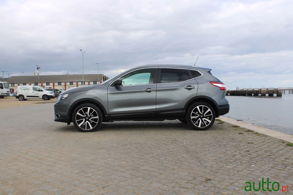 2015' Nissan Qashqai photo #2