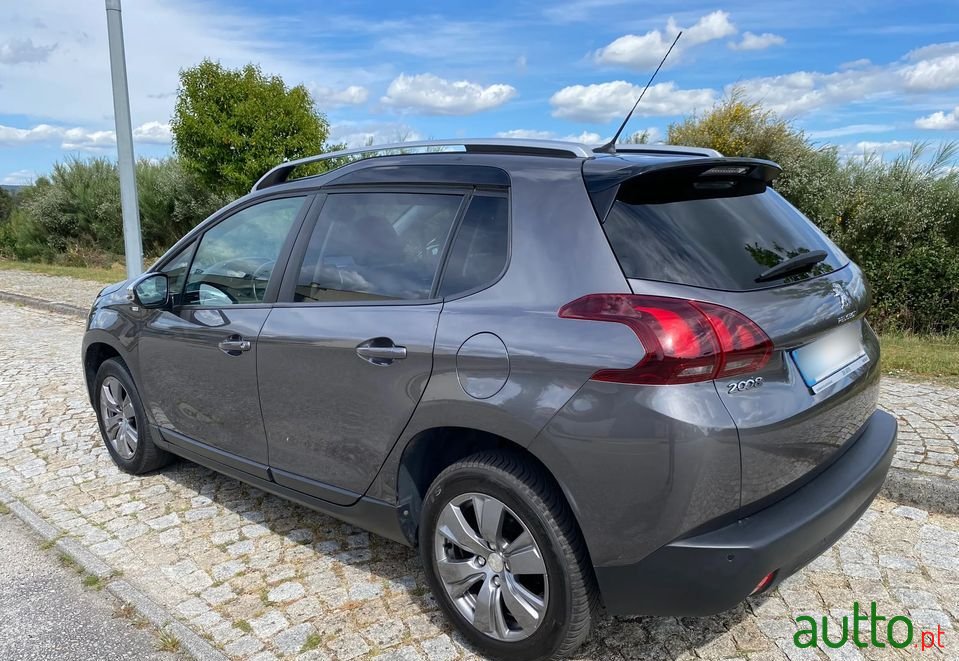 2017' Peugeot 2008 photo #2