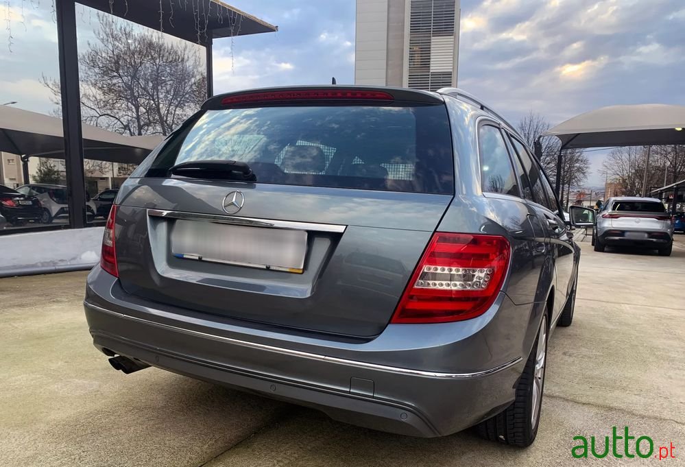 2011' Mercedes-Benz C 200 photo #4