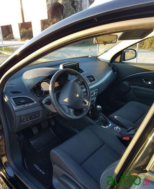 2013' Renault Megane Sport Tourer photo #1