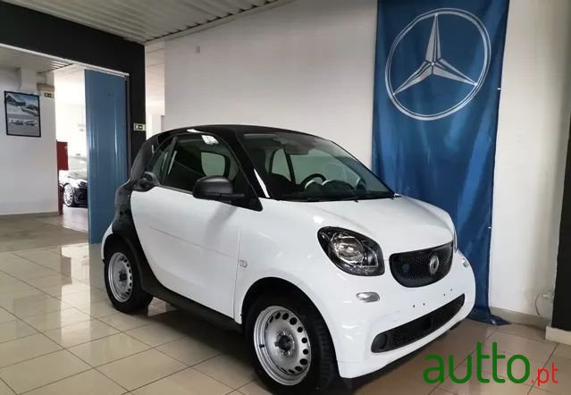 2019' Smart Fortwo Eq Perfect photo #1