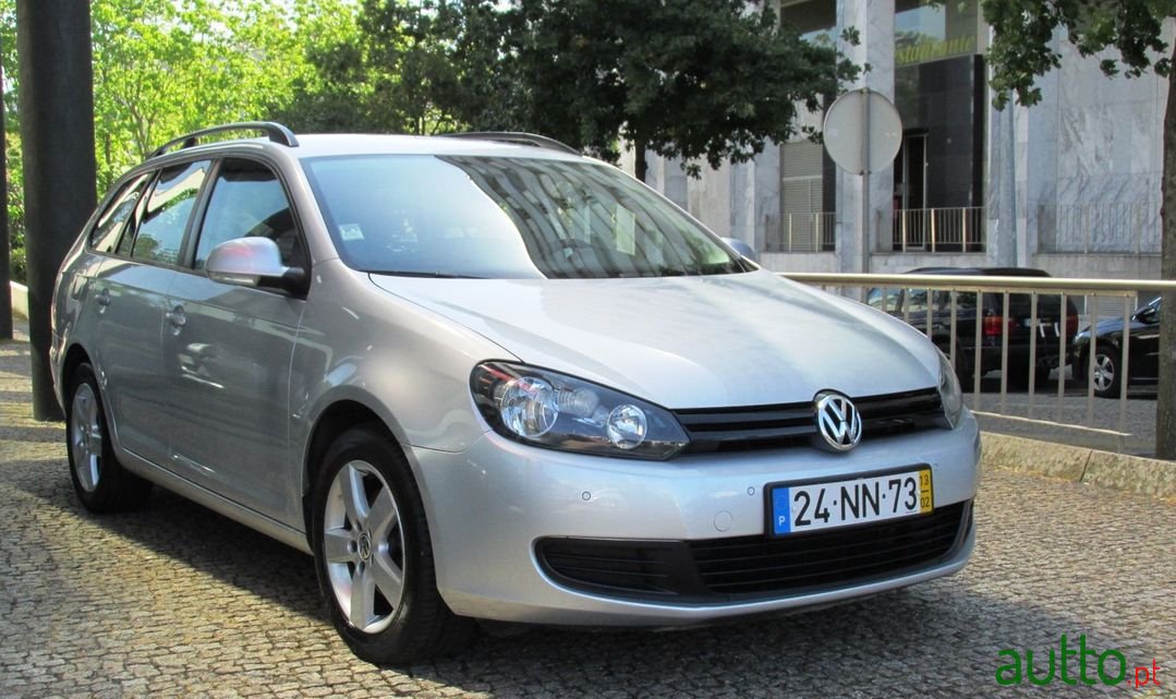 2013' Volkswagen Golf Variant photo #3