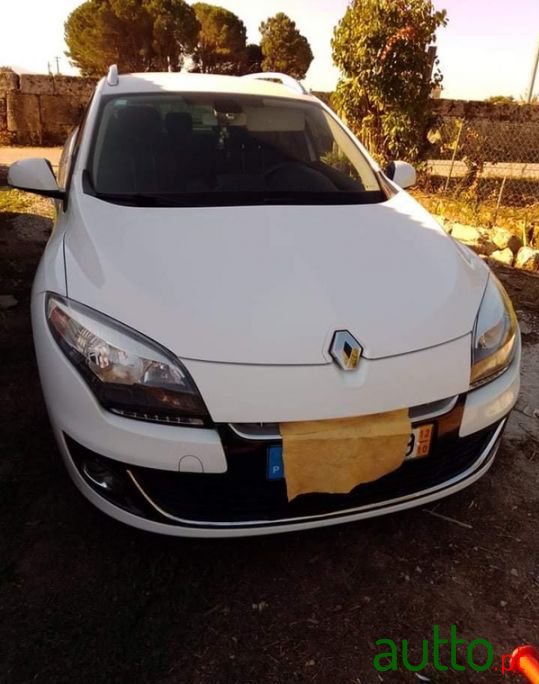 2012' Renault Megane photo #1