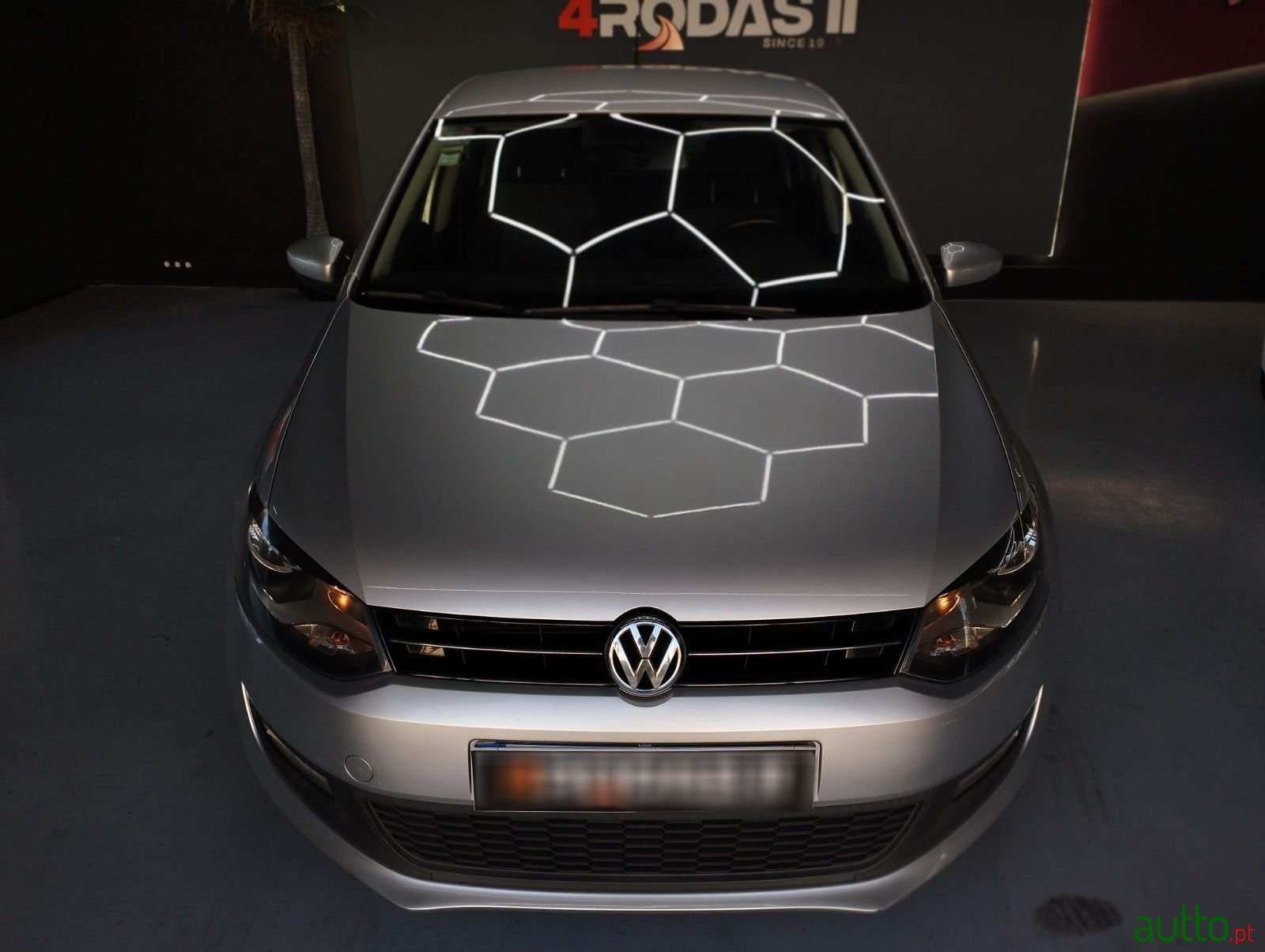 2014' Volkswagen Polo photo #4