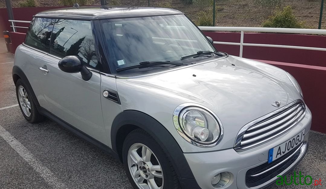 2012' MINI Cooper photo #4