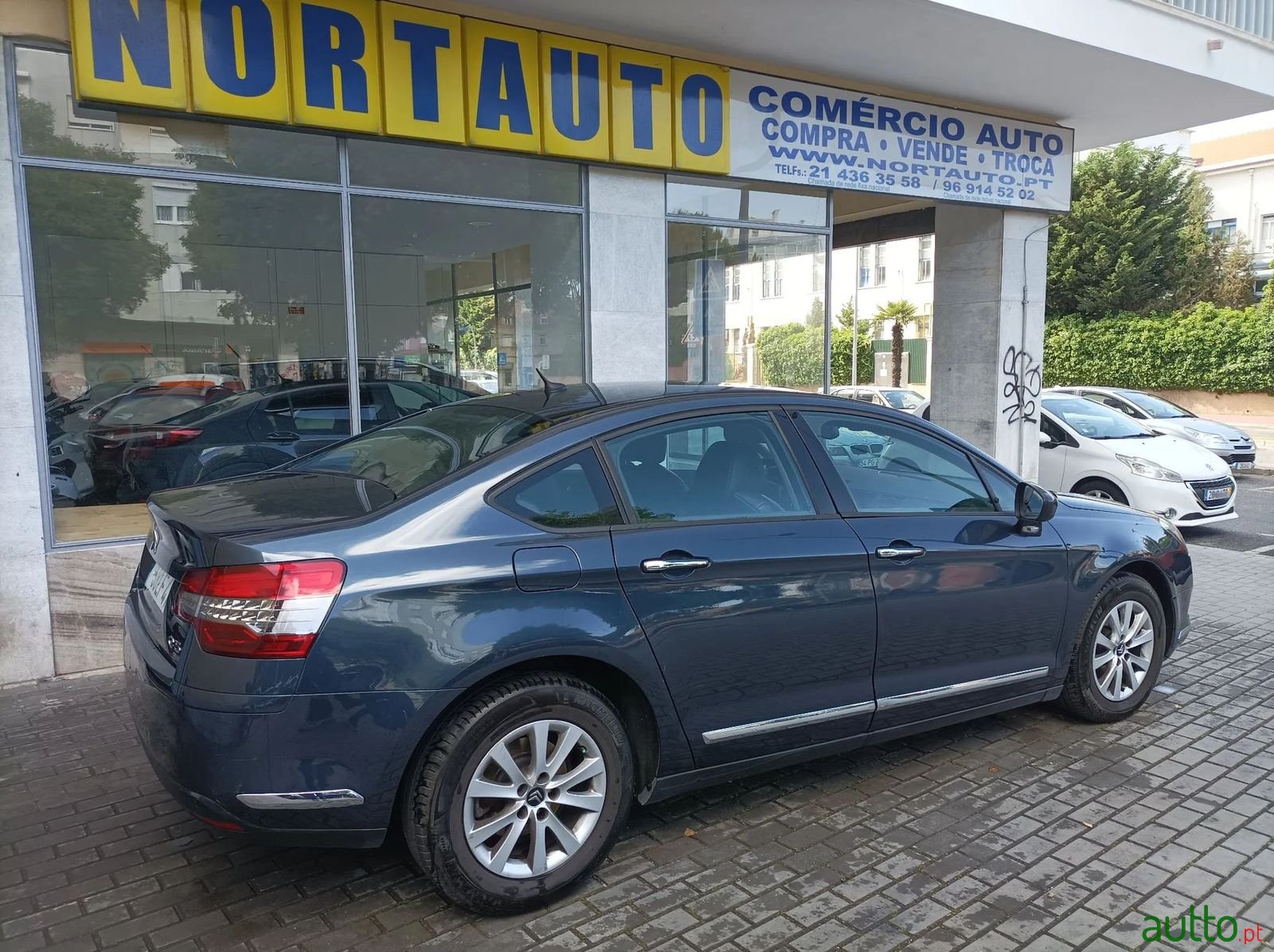 2011' Citroen C5 photo #2