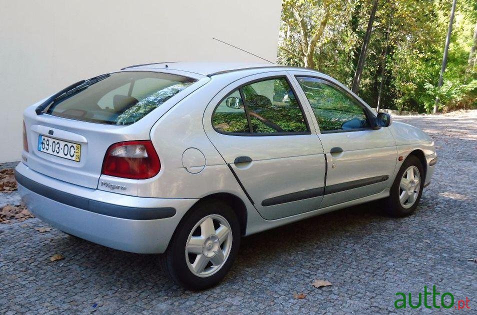 1999' Renault Megane 1.9 Dti Rxe photo #2