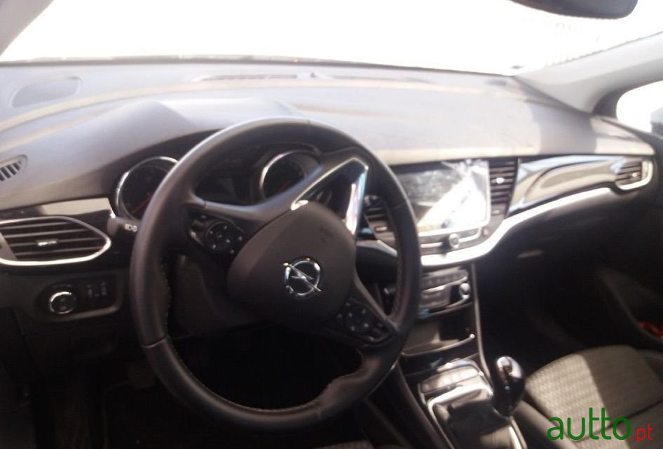 2019' Opel Astra Sports Tourer photo #4