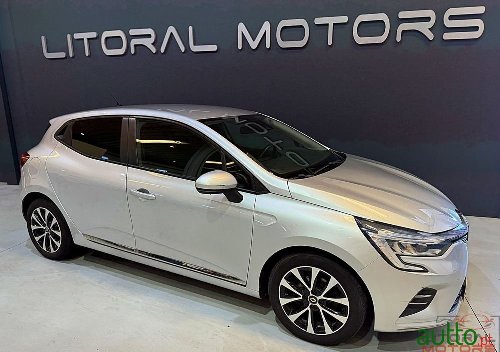 2020' Renault Clio photo #1