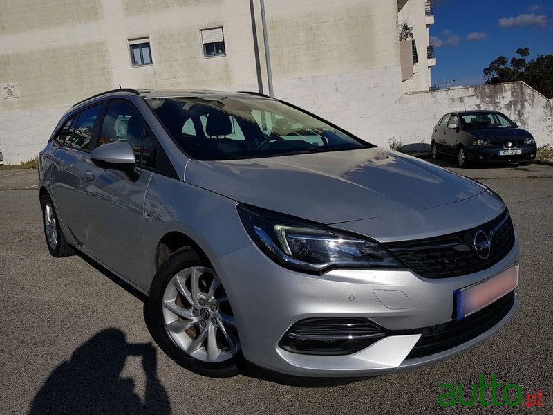 2020' Opel Astra Sports Tourer photo #3