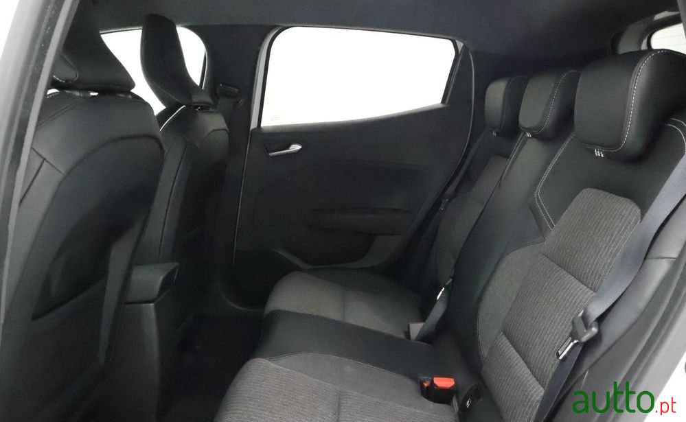 2023' Renault Clio photo #5