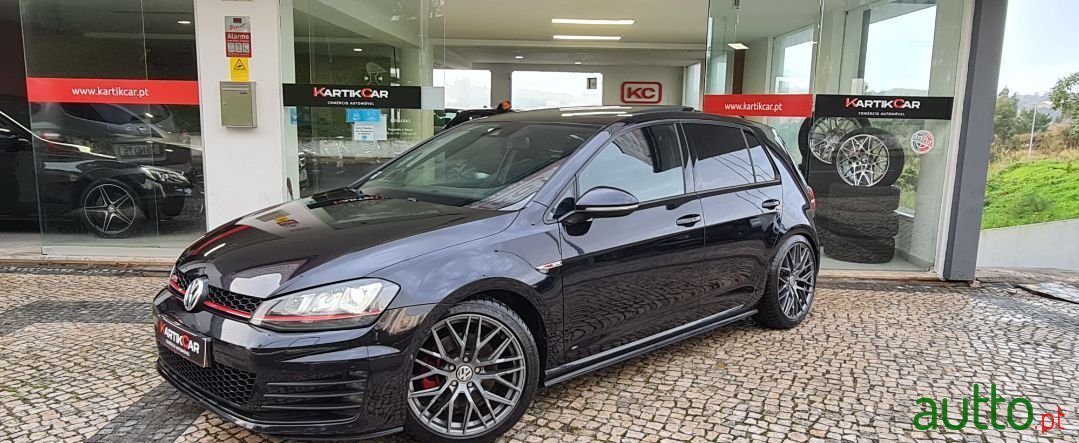 2015' Volkswagen Golf photo #1