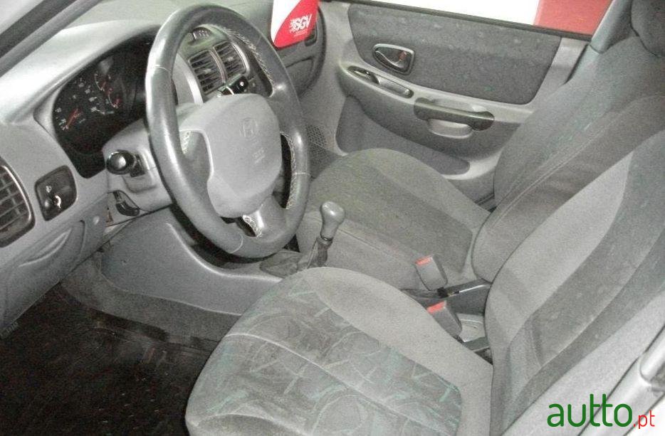 2001' Hyundai Accent 1.3 photo #3