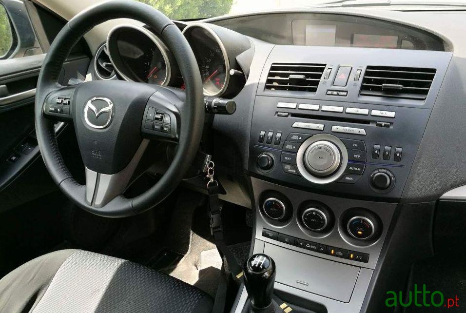 2010' Mazda 3 Mz Cd 1.6 Sport photo #2