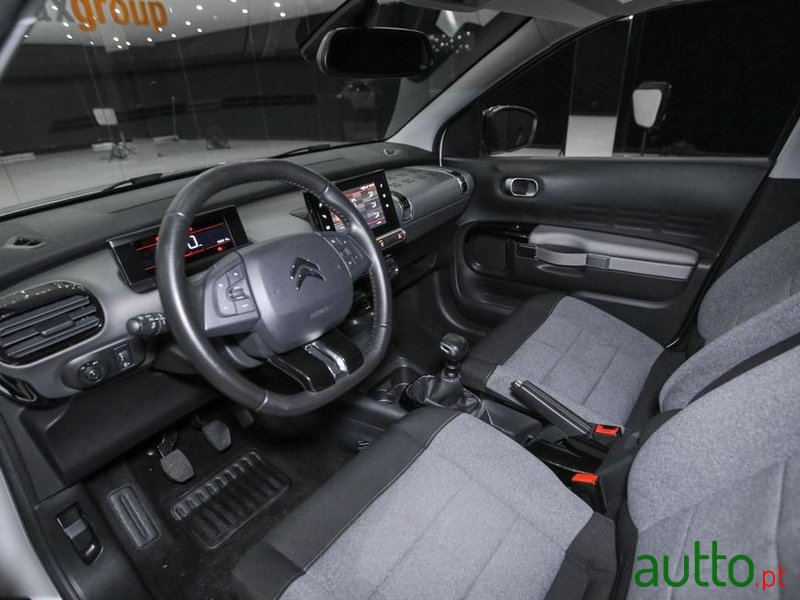 2019' Citroen C4 Cactus photo #6
