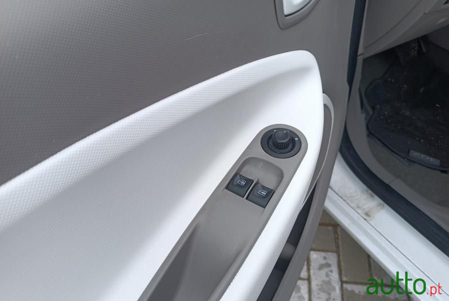 2018' Renault Zoe photo #5