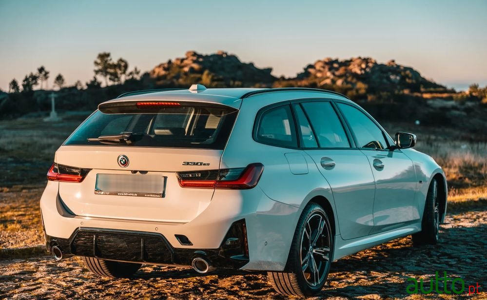 2022' BMW 330 E Pack M Auto photo #6